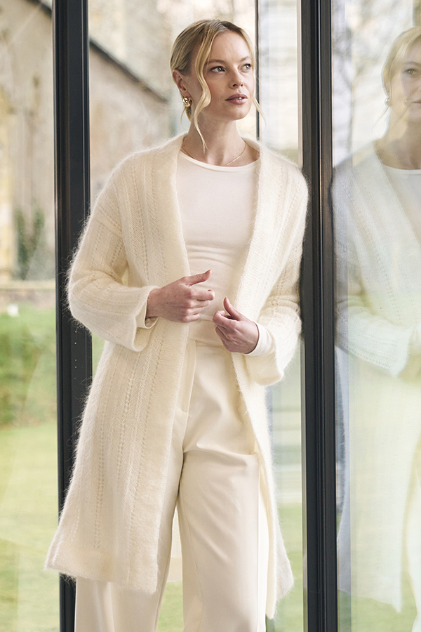 Anleitung Nr. 18612 Cardigan "Ovington" aus Alpaca Haze (Rowan)